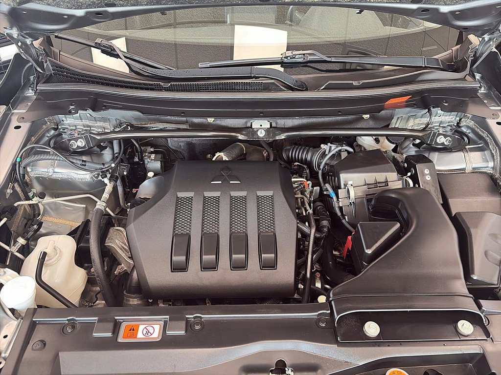 2022 Mitsubishi Eclipse Cross in Jonquière, Quebec - 8 - w1024h768px
