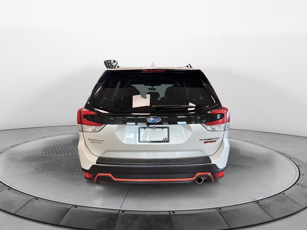 2023 Subaru Forester in Jonquière, Quebec - 4 - w1024h768px