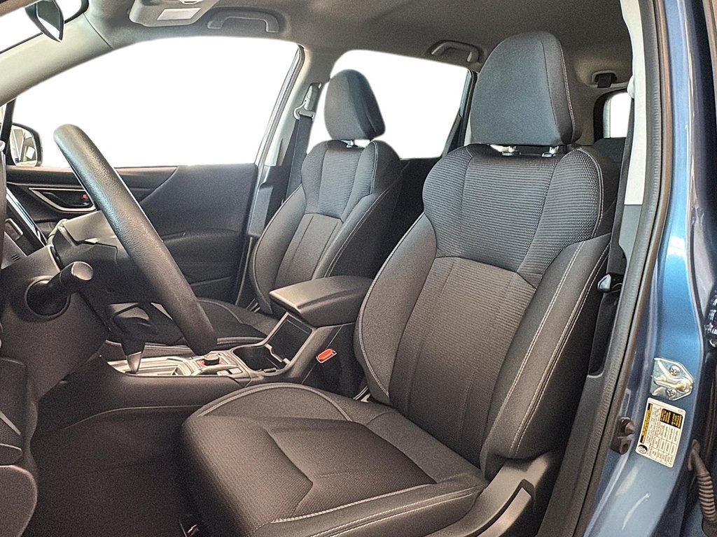 2023 Subaru Forester in Jonquière, Quebec - 9 - w1024h768px