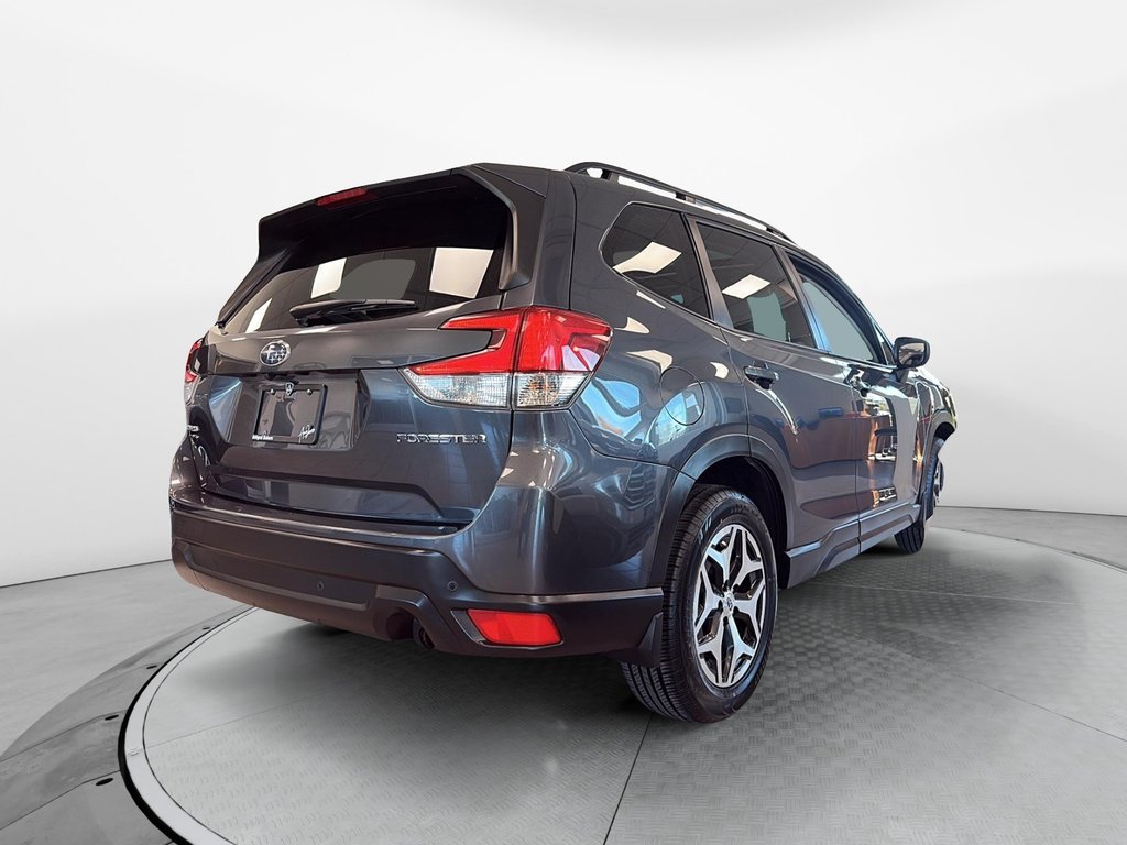 2023 Subaru Forester Touring in Chicoutimi, Quebec - 3 - w1024h768px