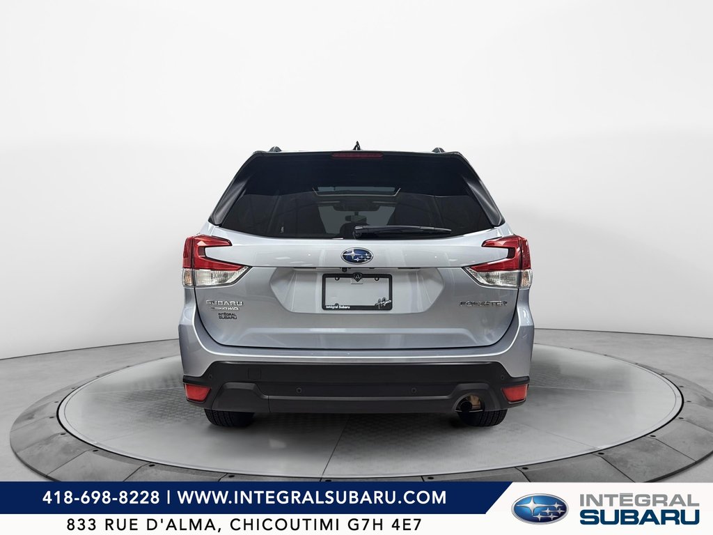 2024 Subaru Forester Touring in Jonquière, Quebec - 4 - w1024h768px