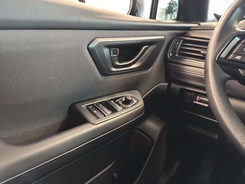 2025 Subaru Forester in Baie-Comeau, Quebec - 12 - w1024h768px