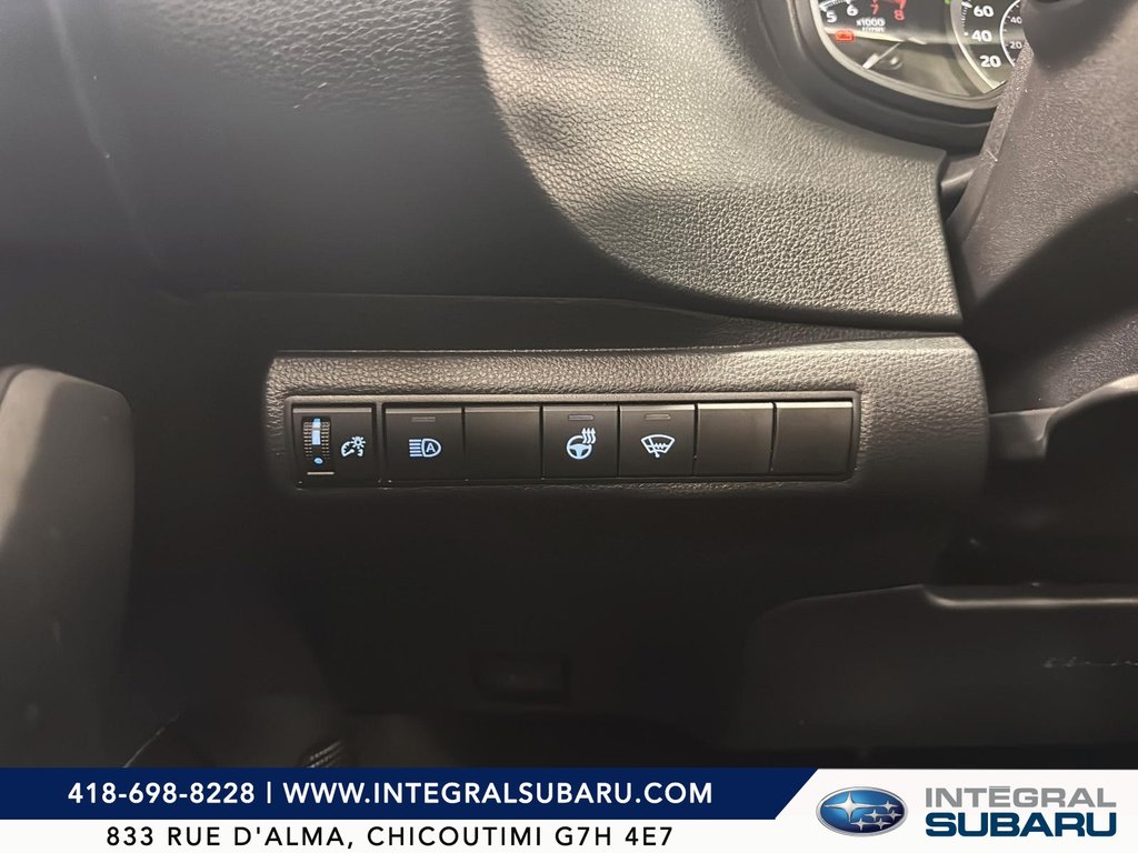 2022 Toyota Corolla LE in Chicoutimi, Quebec - 14 - w1024h768px