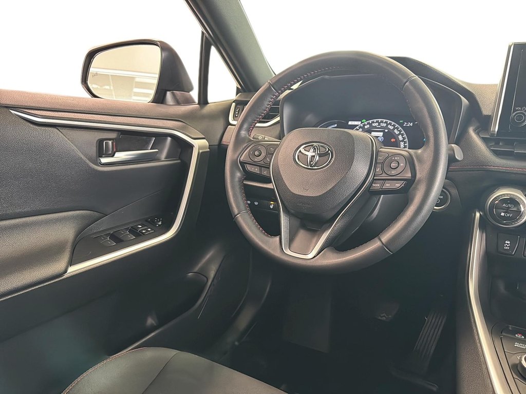 Toyota RAV4 Prime  2024 à Baie-Comeau, Québec - 12 - w1024h768px