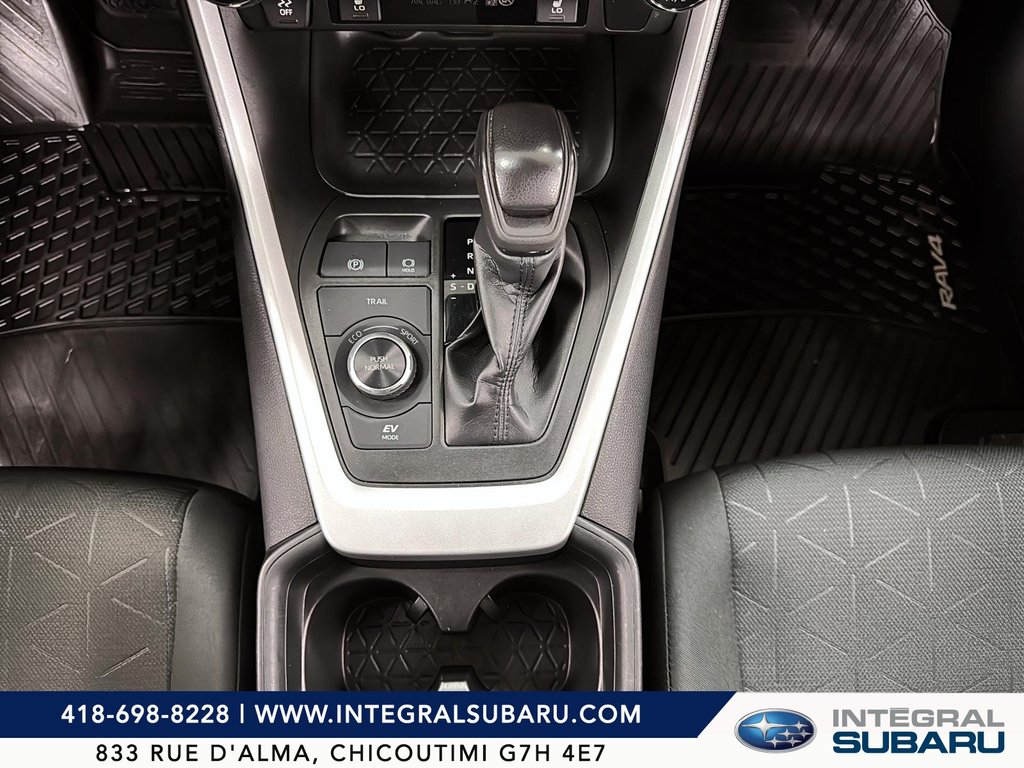 2020 Toyota RAV4 in Jonquière, Quebec - 13 - w1024h768px