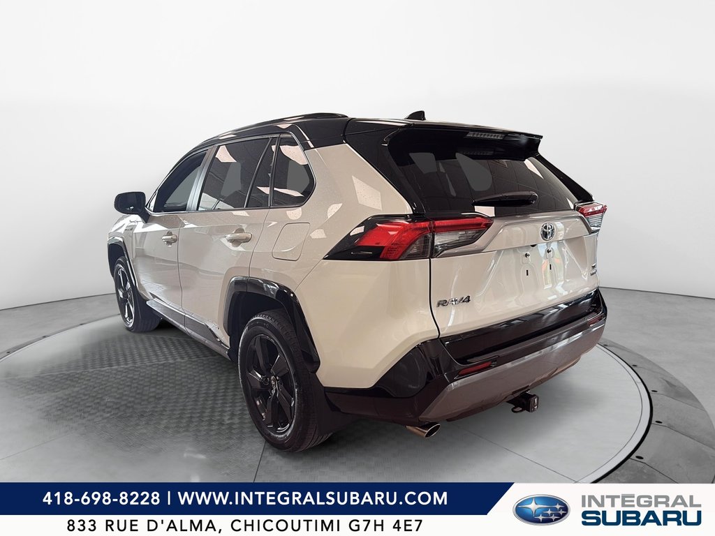 Toyota RAV4  2021 à Jonquière, Québec - 4 - w1024h768px