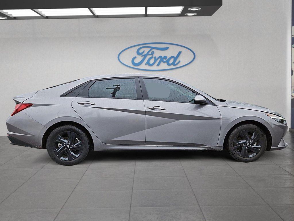 2023  Elantra Preferred in Kingston, Ontario - 4 - w1024h768px