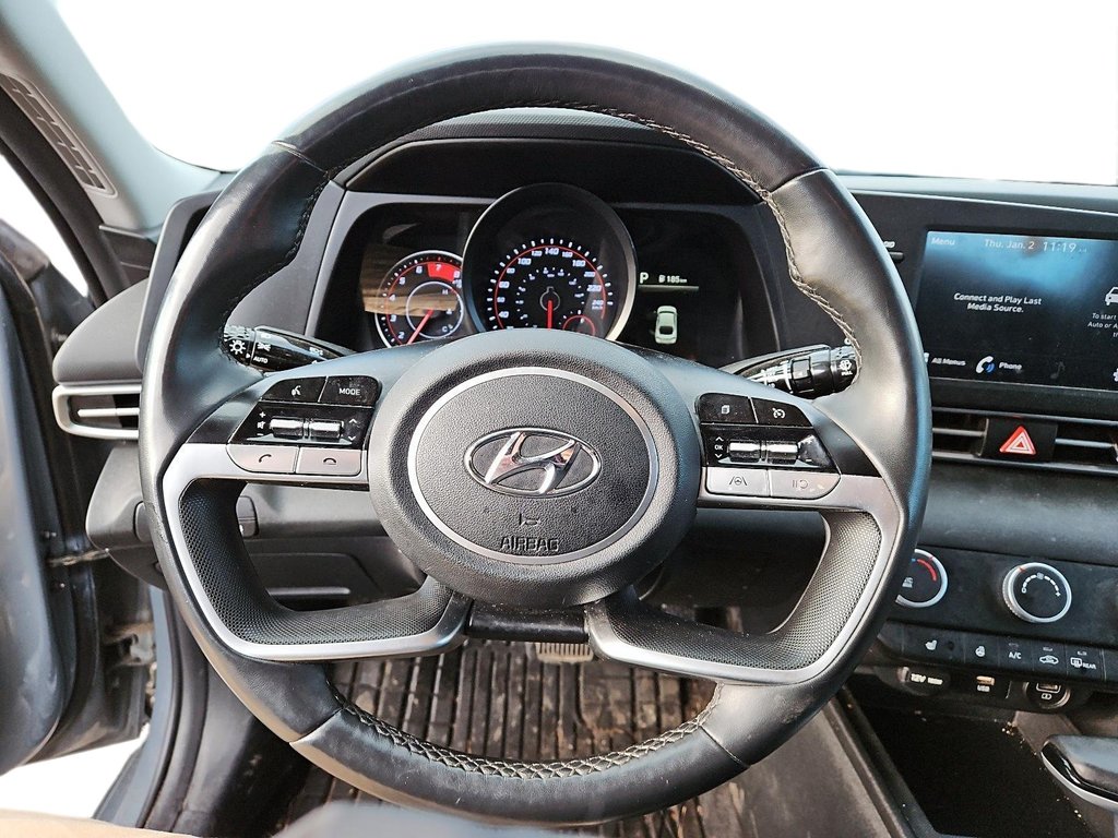 2023 Hyundai Elantra Preferred in Kingston, Ontario - 9 - w1024h768px