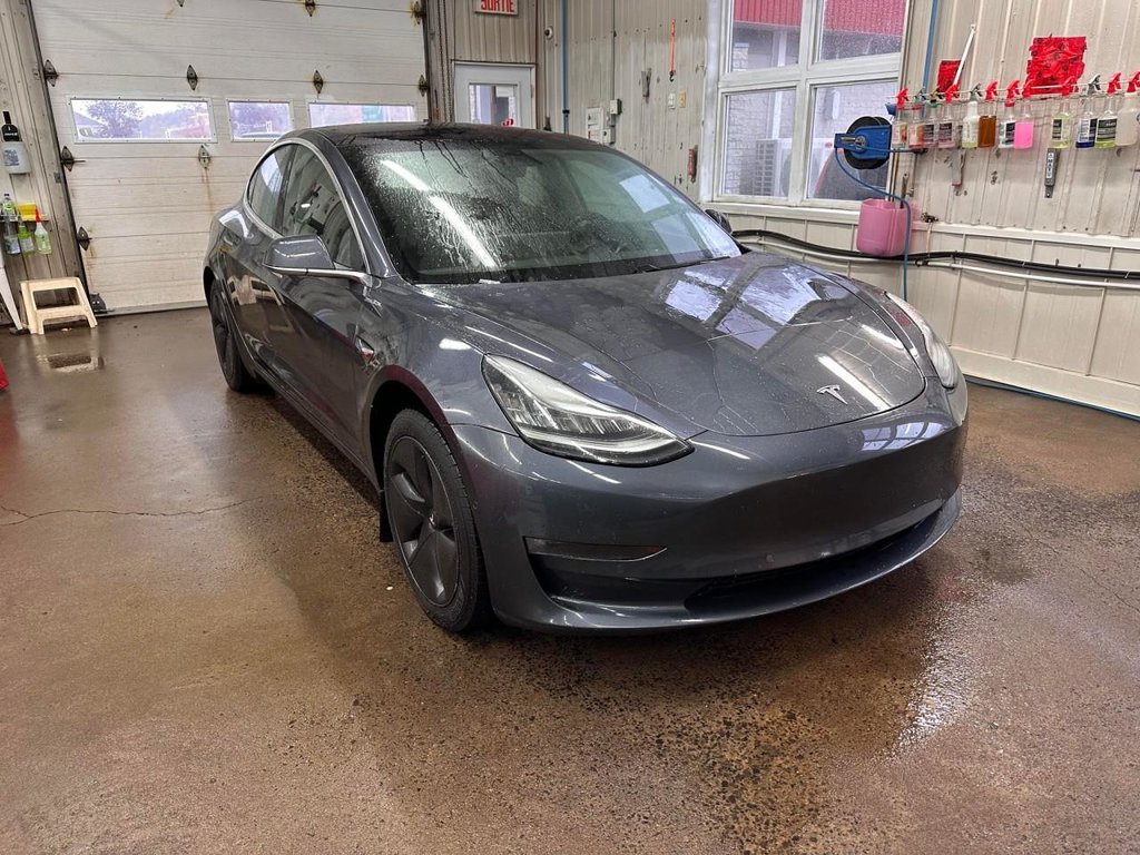 2018 Tesla MODEL 3 in Boischatel, Quebec - 1 - w1024h768px