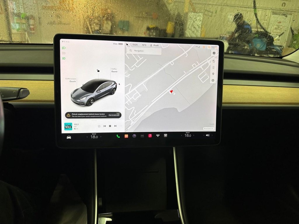 Tesla MODEL 3  2018 à Boischatel, Québec - 11 - w1024h768px