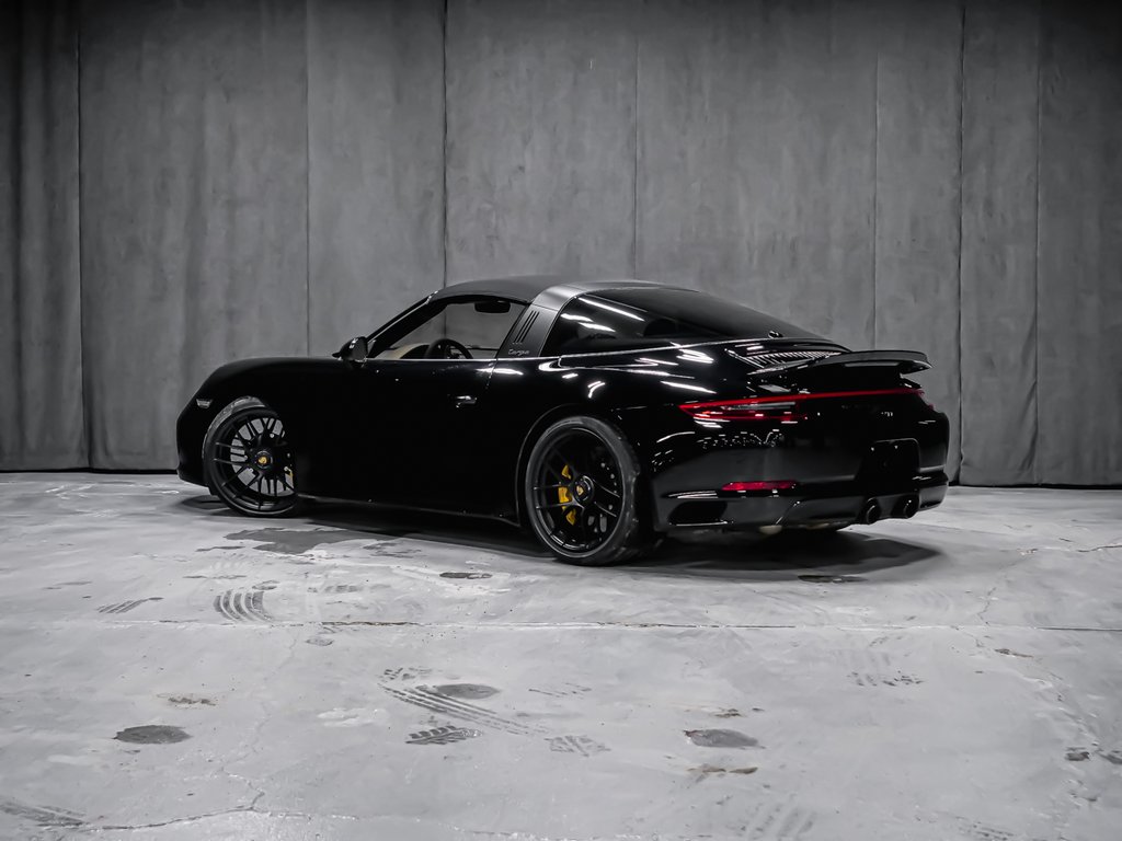 2019 Porsche 911 Targa 4 GTS-1