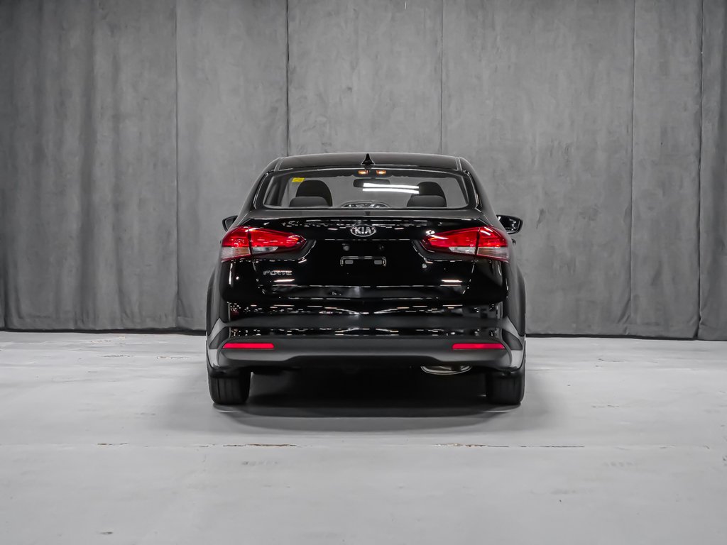 2017 Kia Forte LX MANUEL-5