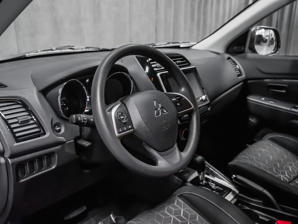 2023 Mitsubishi RVR ES-7