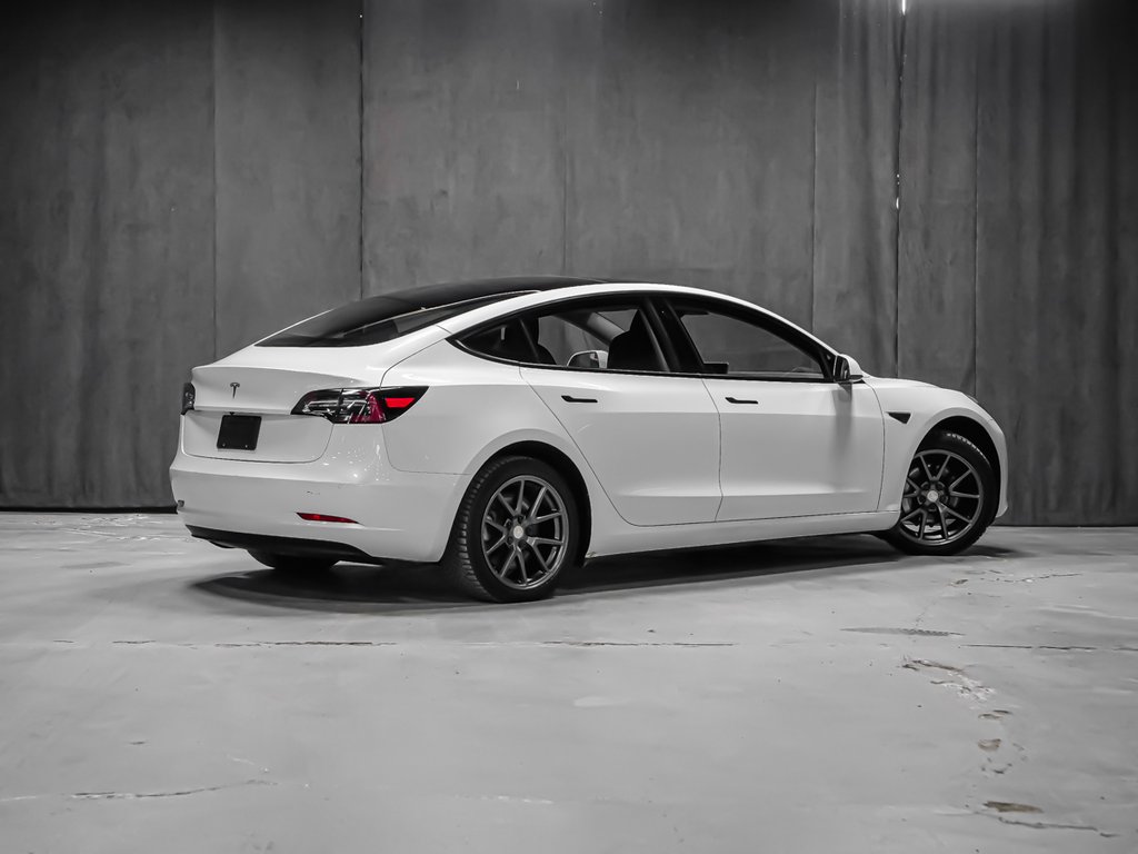 Tesla Model 3  2022-2