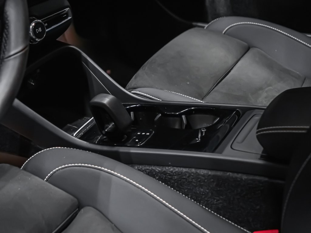 Volvo C40 Recharge Pure Electric ULTIMATE 2022-7