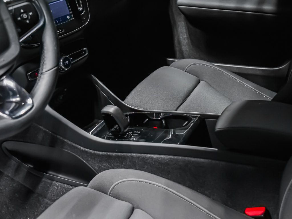 2024 Volvo C40 Recharge Pure Electric CORE CLIMAT VOLANT CHAUFFANT-7
