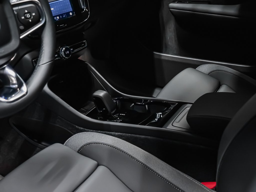 2025 Volvo EC40 TWIN Ultra-7