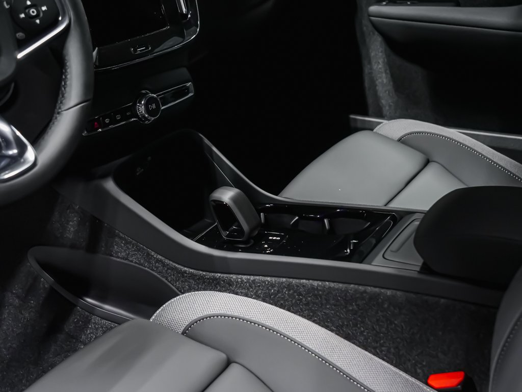 2025 Volvo EC40 TWIN Plus-7