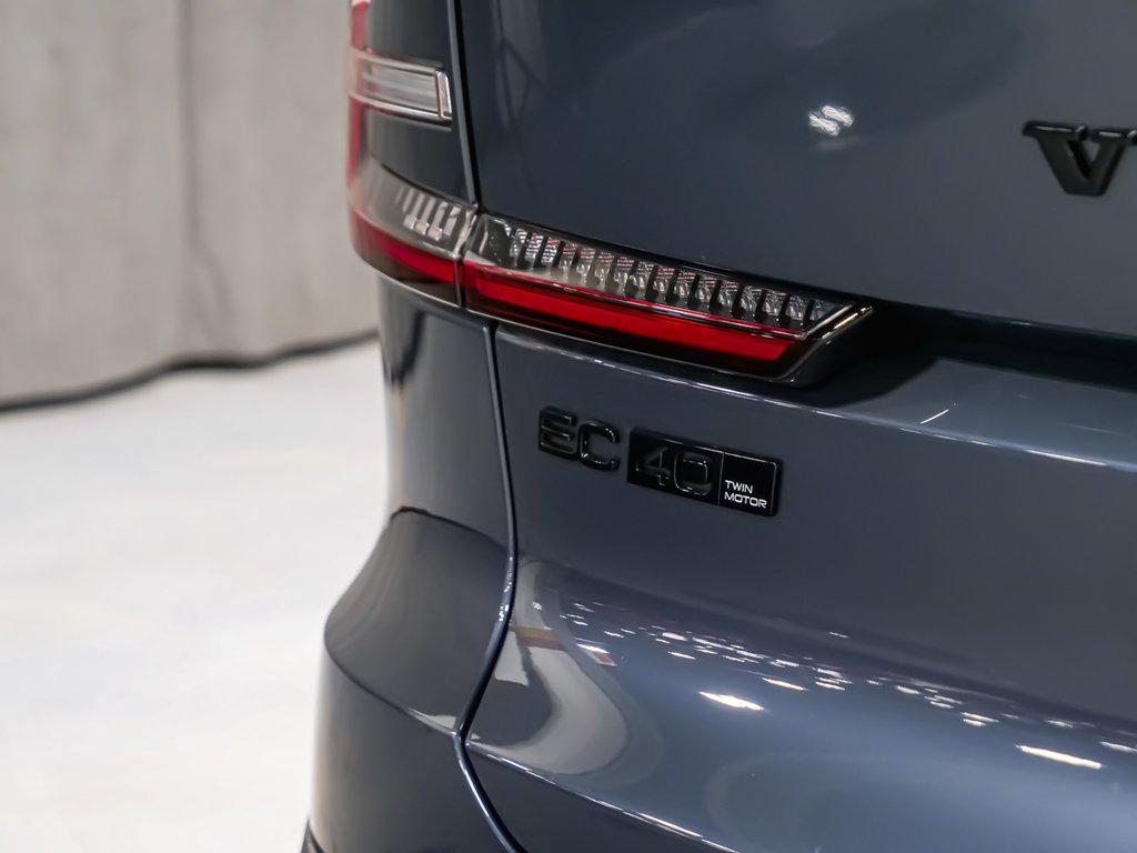 2026 Volvo EC40 Twin Motor, Ultra Black Edition-6