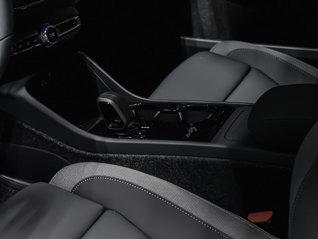 2026 Volvo EC40 Twin Motor, Core-7