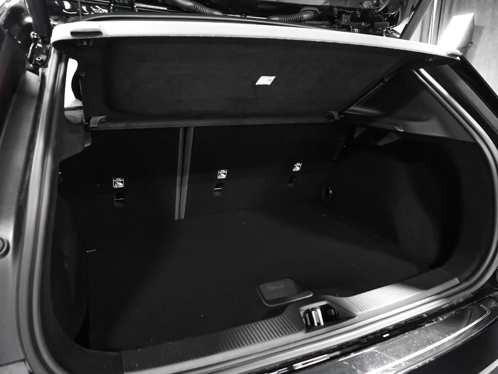 Volvo EX30 Ultra 2025-5