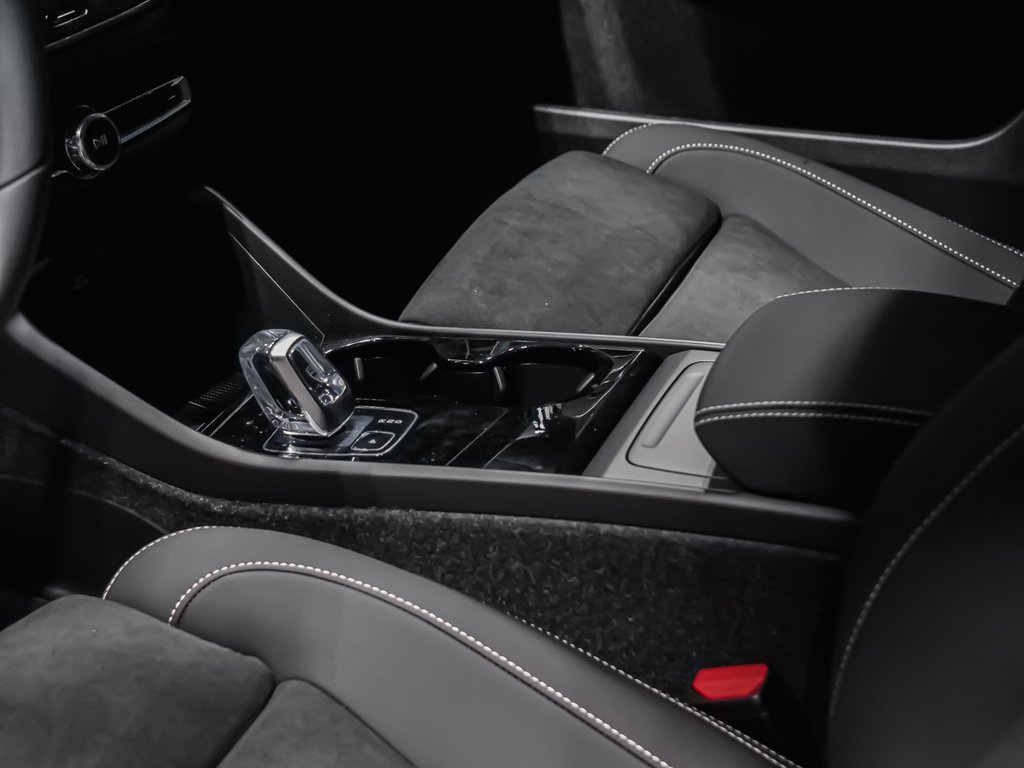 Volvo EX40 Twin Motor, Ultra Black Edition 2026-7