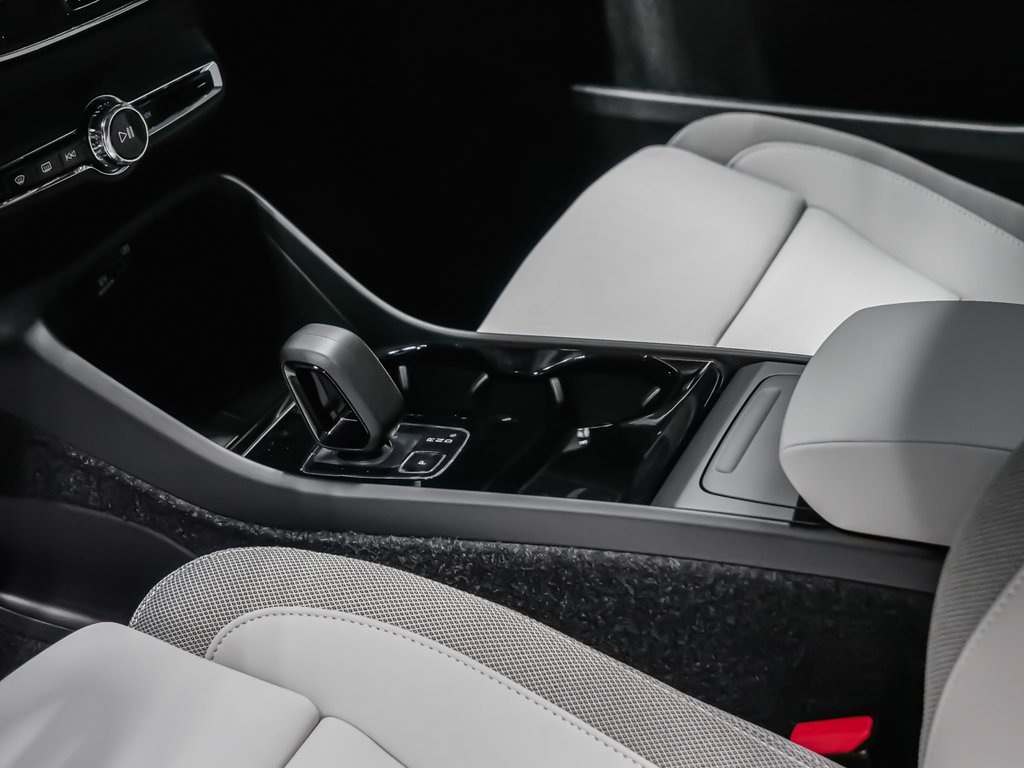 2026 Volvo EX40 Twin Motor, Plus-7