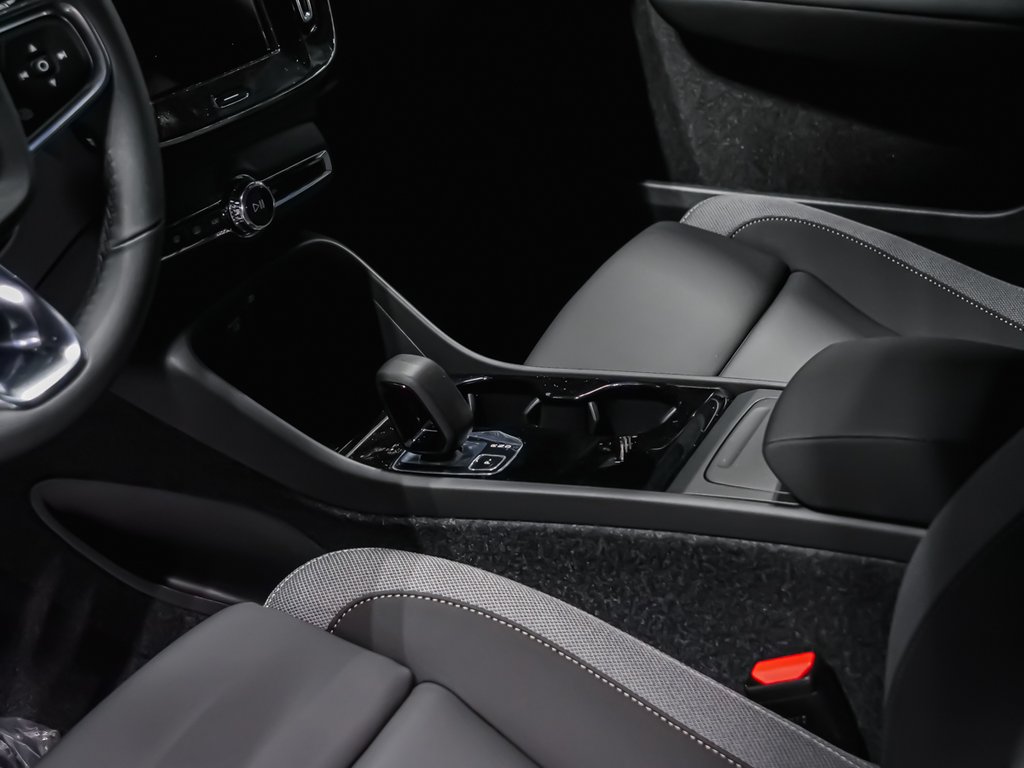 Volvo EX40 Twin Motor, Core 2026-7