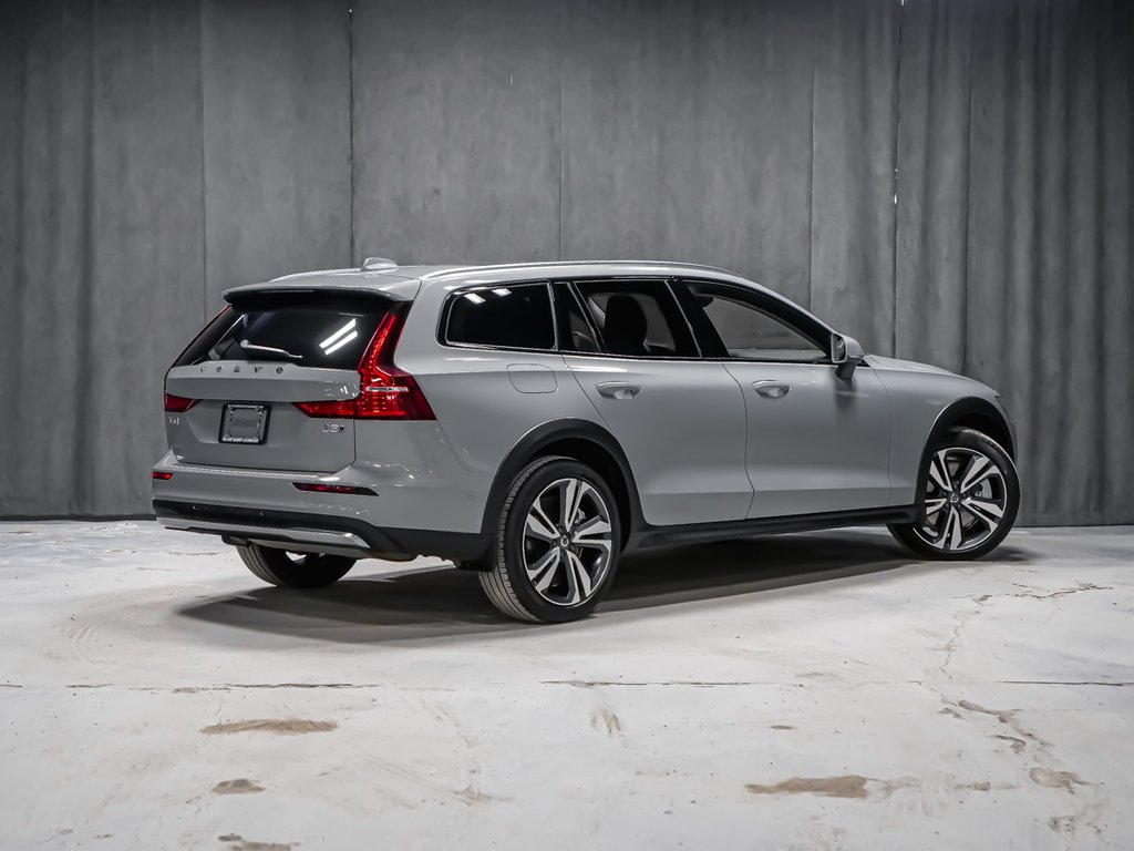 Volvo V60 Cross Country B5 PLUS CLIMATE 2025-2
