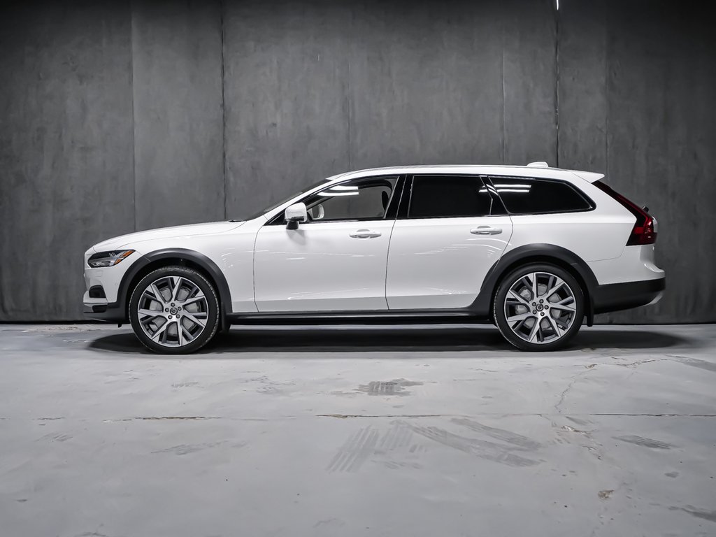 2026 Volvo V90 Cross Country Ultra-2