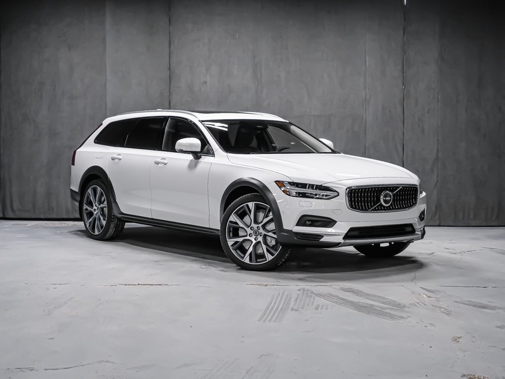 2026 Volvo V90 Cross Country Ultra-1