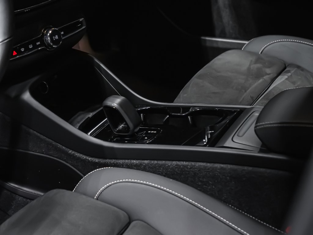 2023 Volvo XC40 Recharge Pure Electric PLUS-7