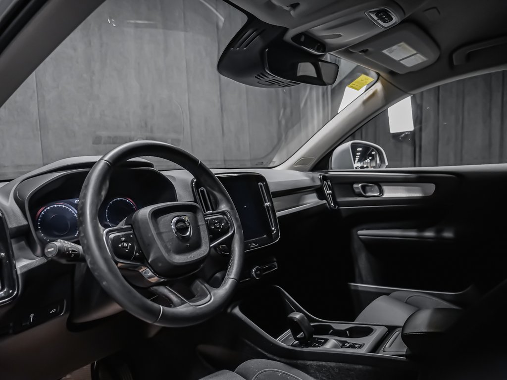 2022 Volvo XC40 T4 MOMENTUM-6