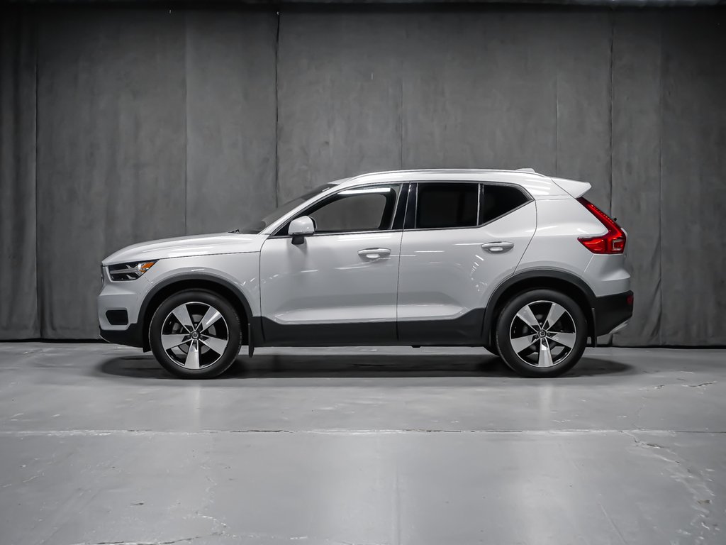 2022 Volvo XC40 T4 MOMENTUM-2