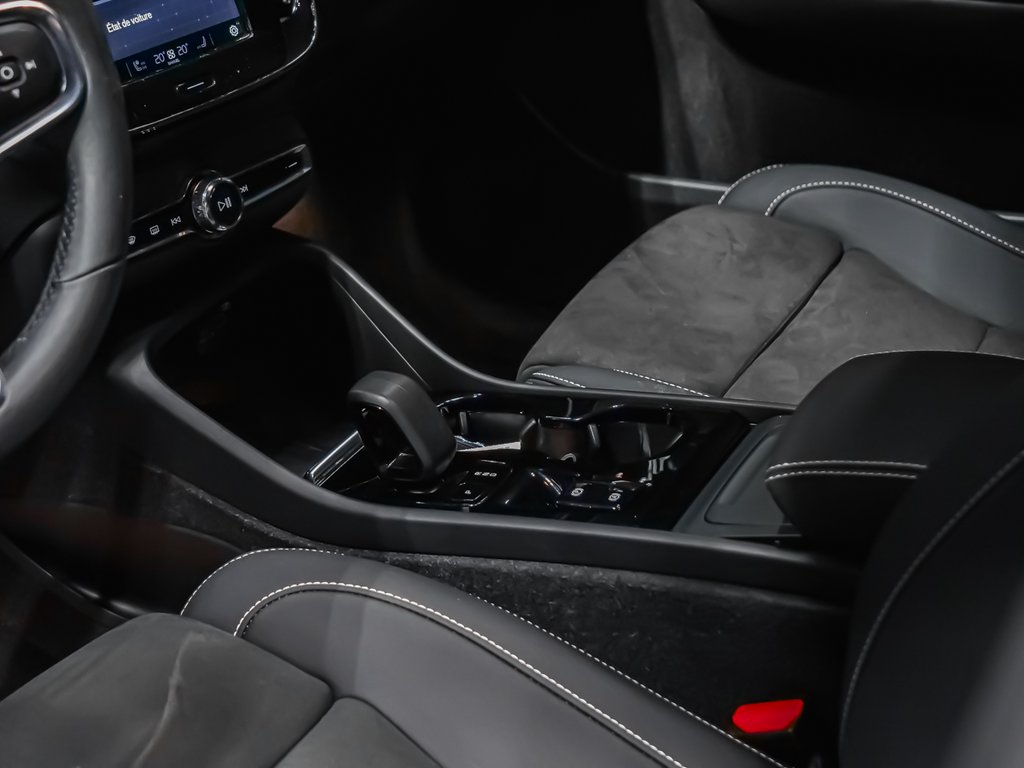 Volvo XC40 B5 ULTIMATE DARK 2024-7