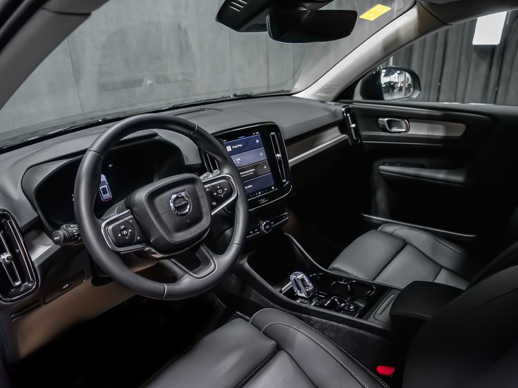 2025 Volvo XC40 B5 PLUS DARK CLIMATE-6