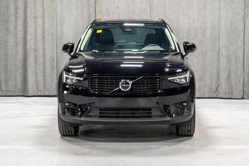 2025 Volvo XC40 B5 PLUS DARK CLIMATE-1