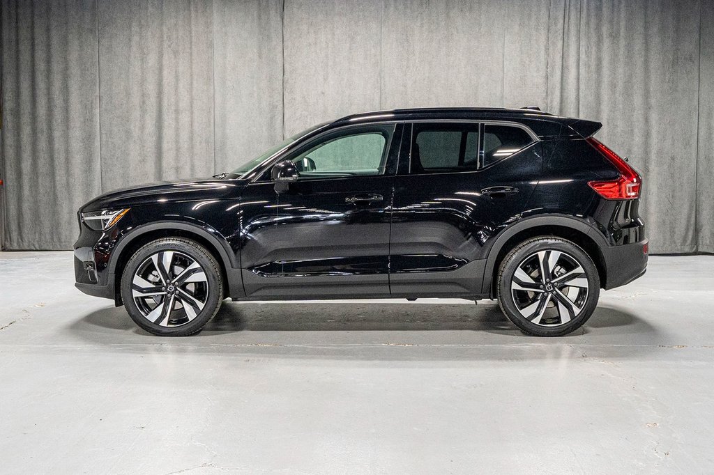 2025 Volvo XC40 B5 PLUS DARK CLIMATE-3