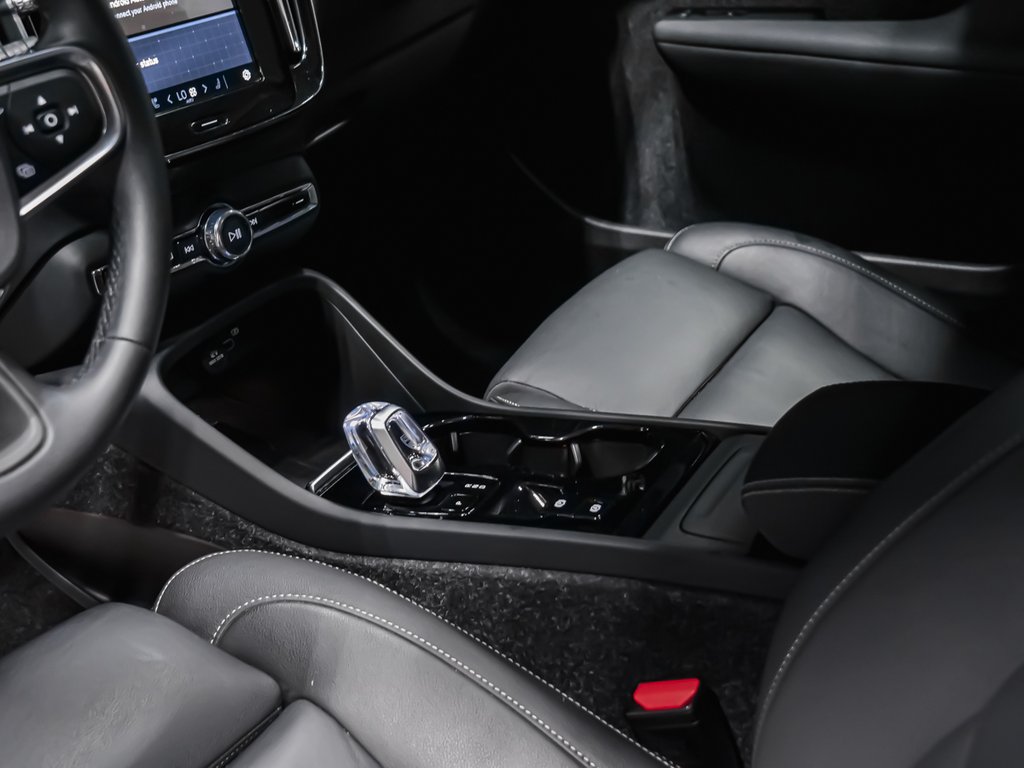 2025 Volvo XC40 B5 PLUS CLIMATE-7