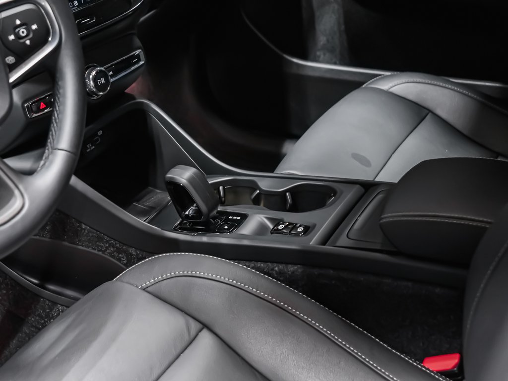 2025 Volvo XC40 B5 CORE BRIGHT CLIMATE-7