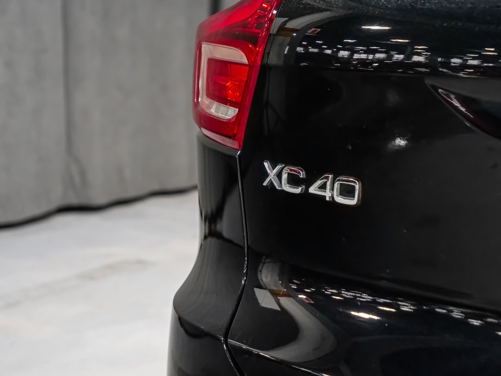 2025 Volvo XC40 B5 PLUS DARK CLIMATE-5