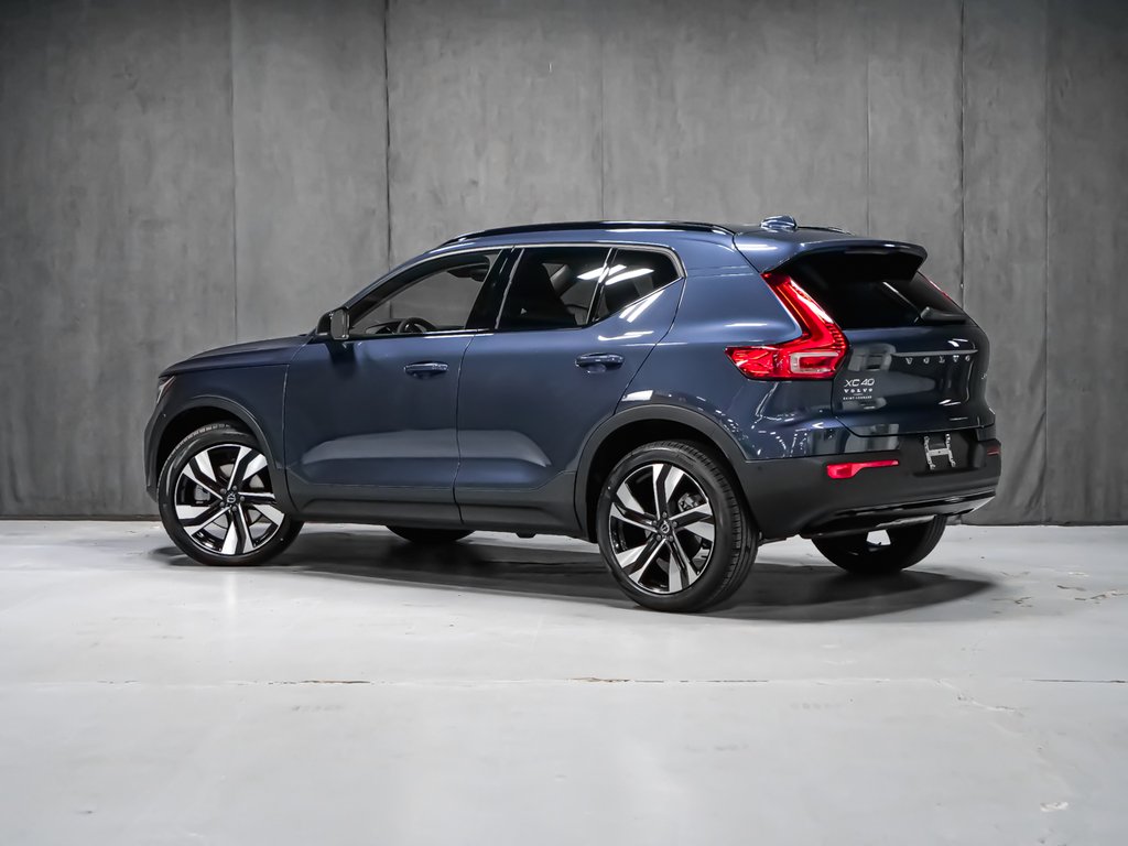 Volvo XC40 Plus (Dark Theme) 2026-2