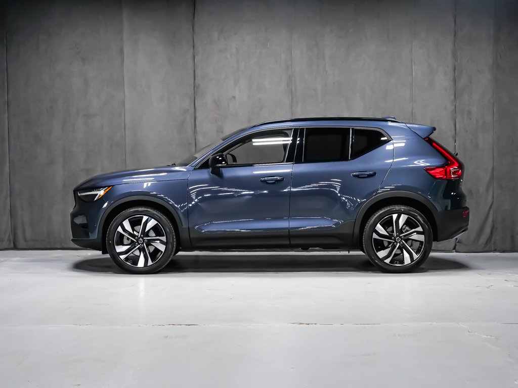 Volvo XC40 Plus (Dark Theme) 2026-1