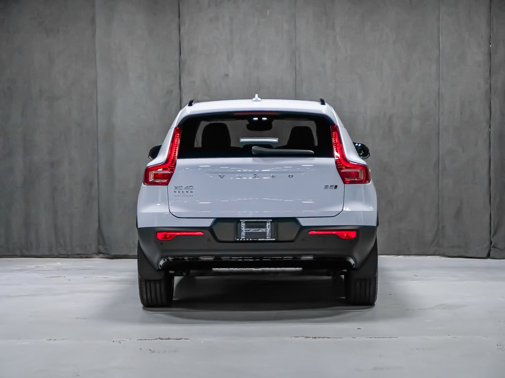 Volvo XC40 Plus (Dark Theme) 2026-5