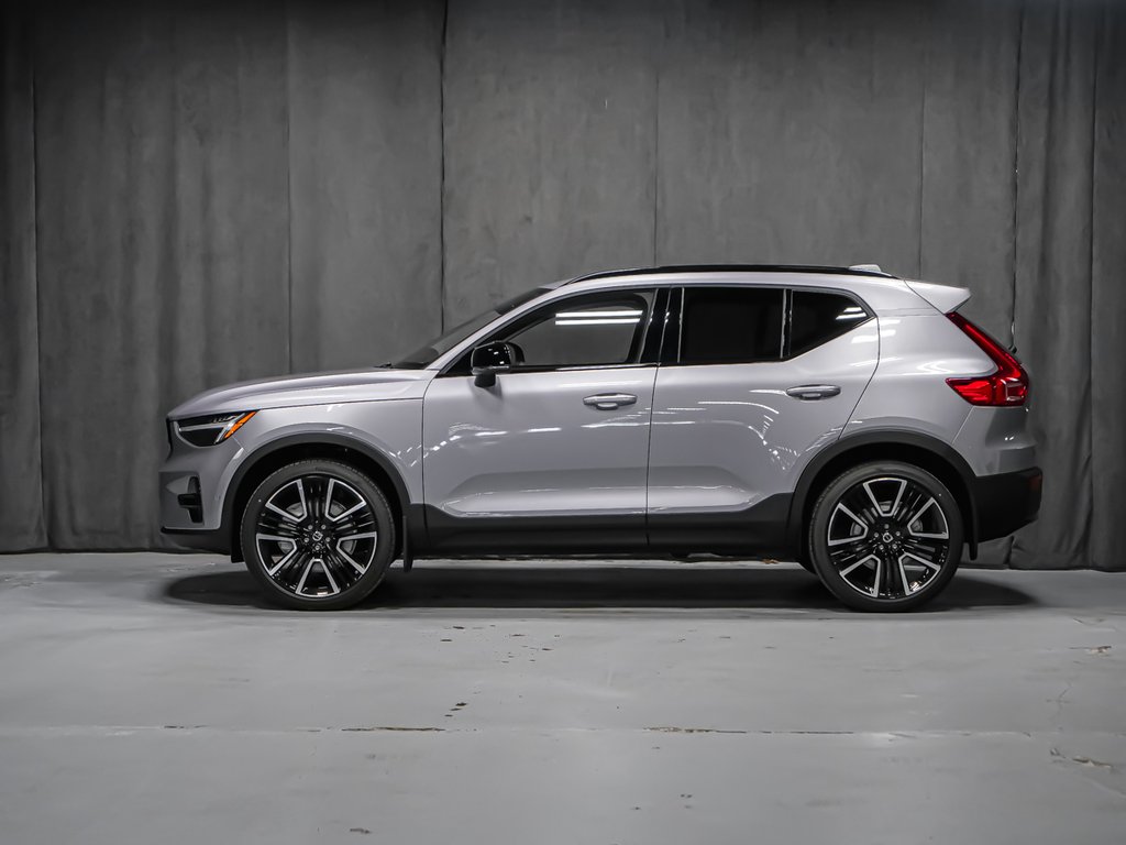 2026 Volvo XC40 Plus (Dark Theme)-4