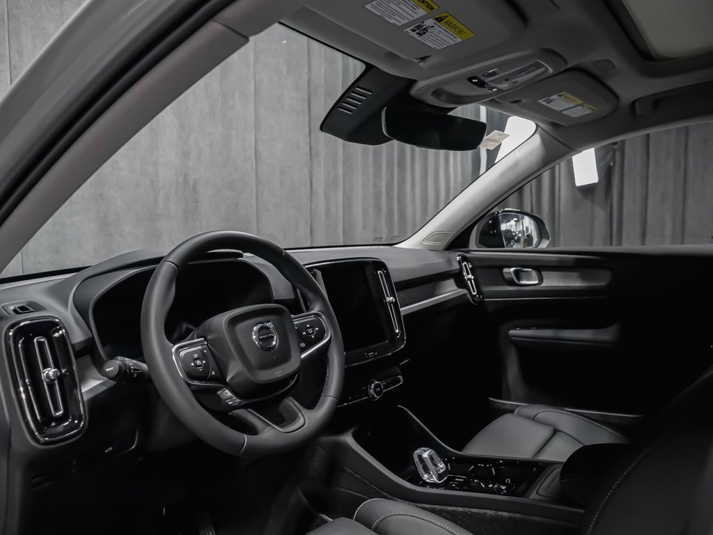 2026 Volvo XC40 Plus (Dark Theme)-6