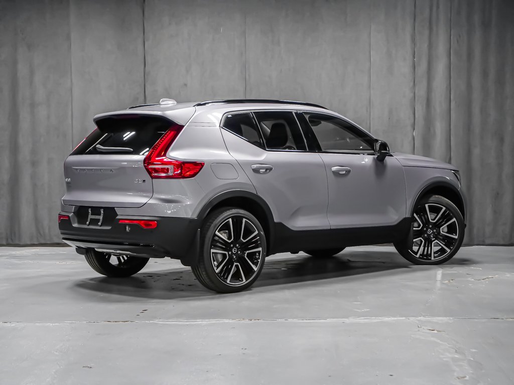 2026 Volvo XC40 Plus (Dark Theme)-2