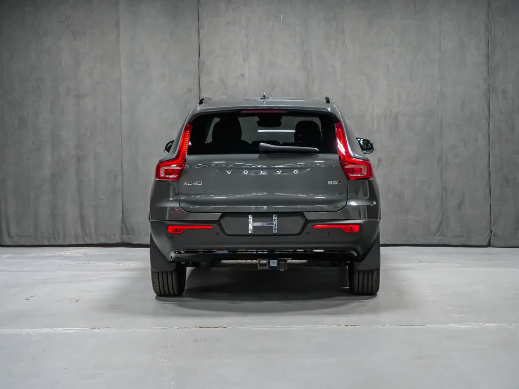 Volvo XC40 Plus (Dark Theme) 2026-5