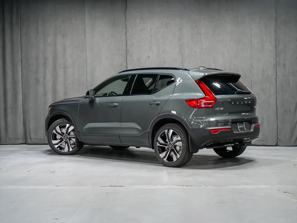 Volvo XC40 Plus (Dark Theme) 2026-4