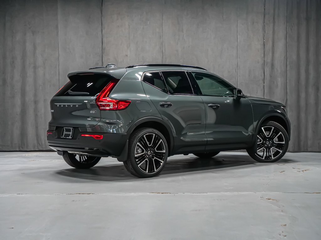 Volvo XC40 Plus (Dark Theme) 2026-3